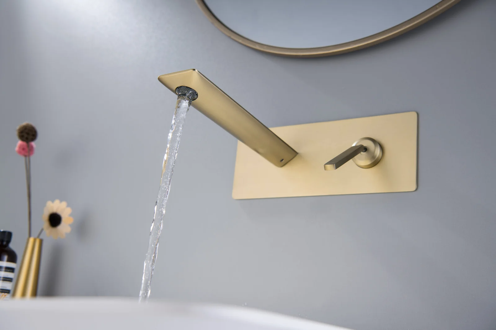 Wall Mounted Bathroom Faucet(MBF-505) thumbnail 2